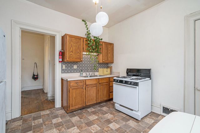 110 Woodward Avenue, Kalamazoo City, MI 49007