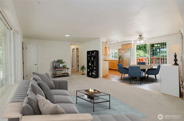 4014 Silver Lane NW, Bremerton, WA 98312