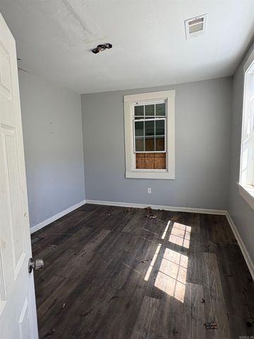 4323 W 11th Street, Little Rock, AR 72204