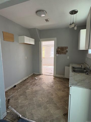 4323 W 11th Street, Little Rock, AR 72204