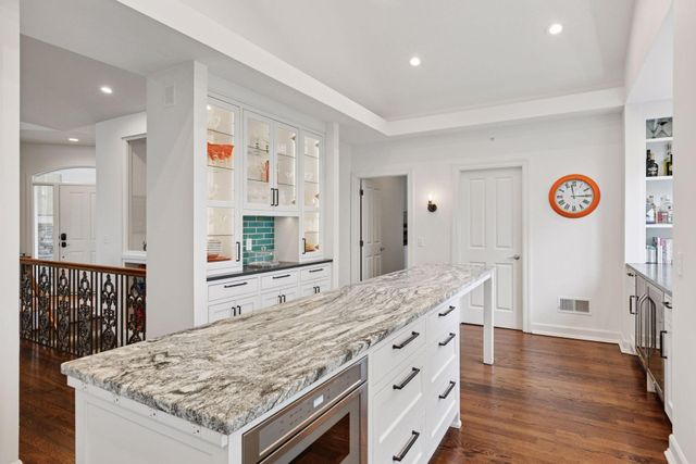 1360 Skyline Drive, Golden Valley, MN 55422