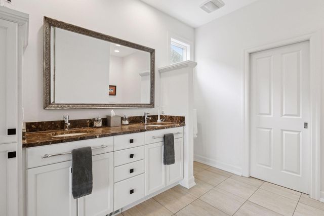 1360 Skyline Drive, Golden Valley, MN 55422