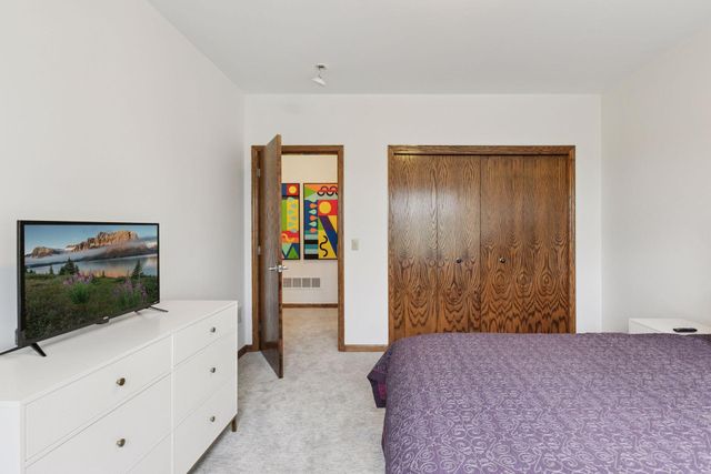 1360 Skyline Drive, Golden Valley, MN 55422