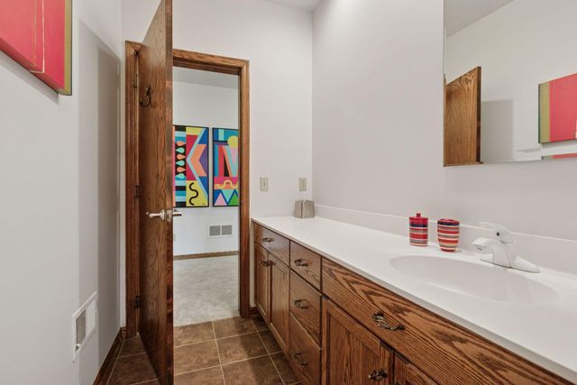 1360 Skyline Drive, Golden Valley, MN 55422