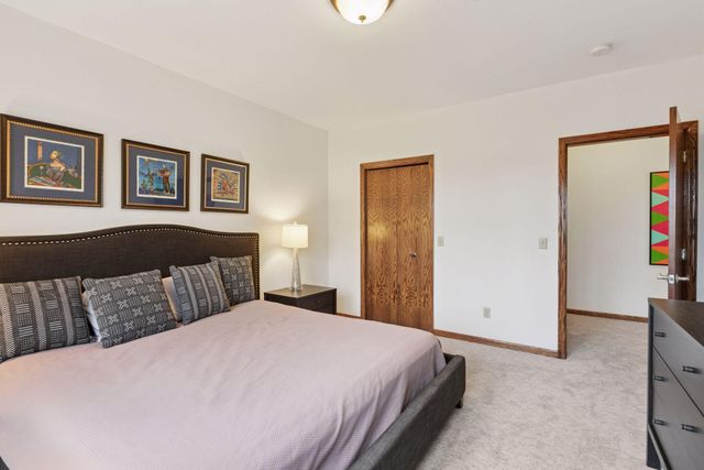 1360 Skyline Drive, Golden Valley, MN 55422