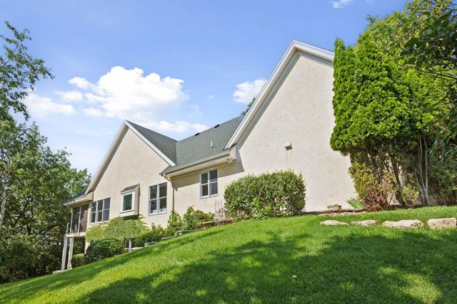 1360 Skyline Drive, Golden Valley, MN 55422