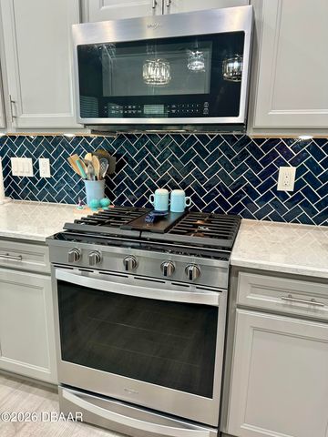 533 Hang Loose Way, Daytona Beach, FL 32124