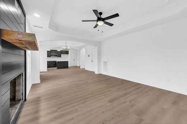 658 Marblewing Ct, Clarksville, TN 37043
