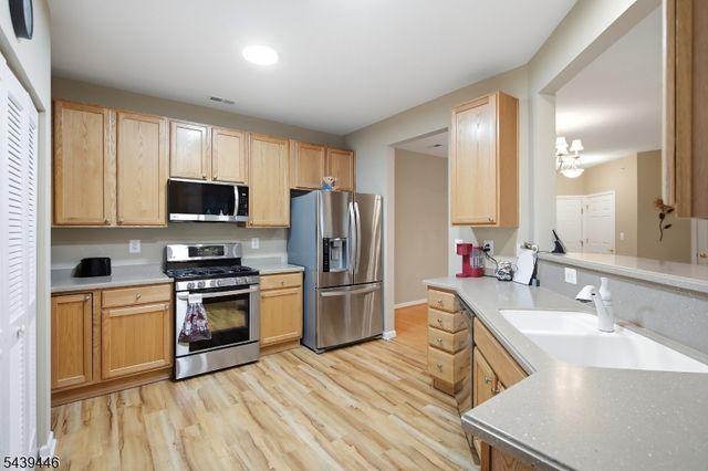 4 Steele Pl C, Hillsborough Twp., NJ 08844
