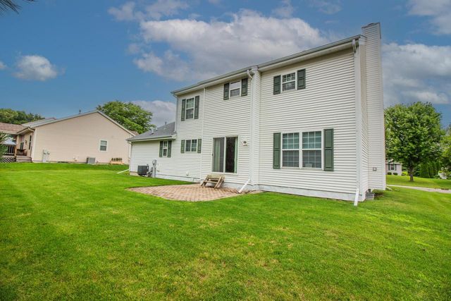 W143N9927 Ridgewood LANE, Germantown, WI 53022