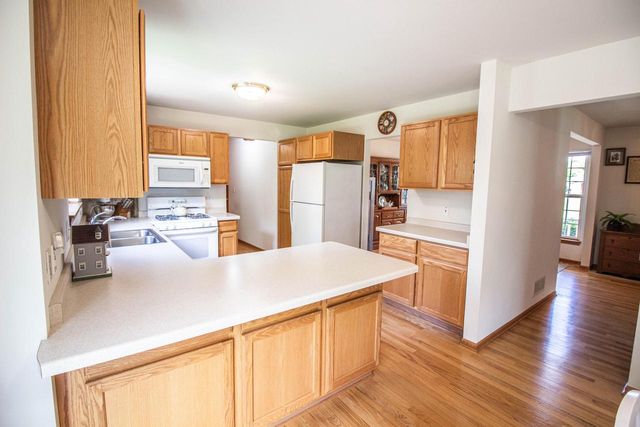 W143N9927 Ridgewood LANE, Germantown, WI 53022