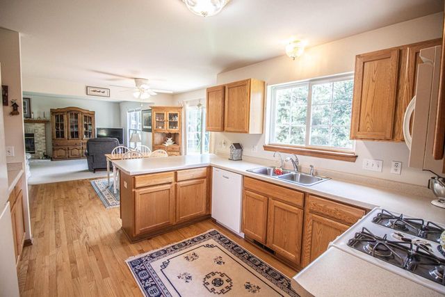 W143N9927 Ridgewood LANE, Germantown, WI 53022