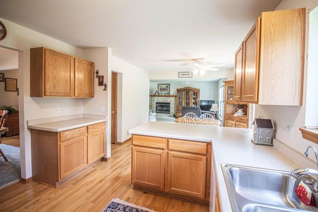 W143N9927 Ridgewood LANE, Germantown, WI 53022