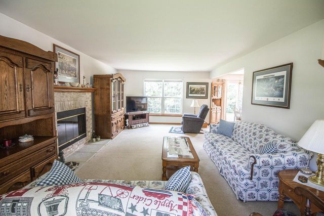 W143N9927 Ridgewood LANE, Germantown, WI 53022