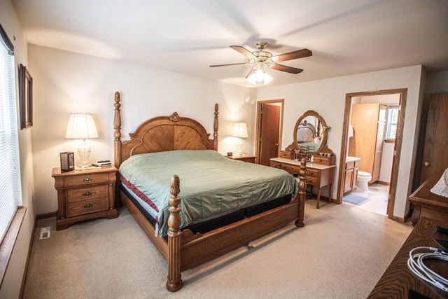 W143N9927 Ridgewood LANE, Germantown, WI 53022