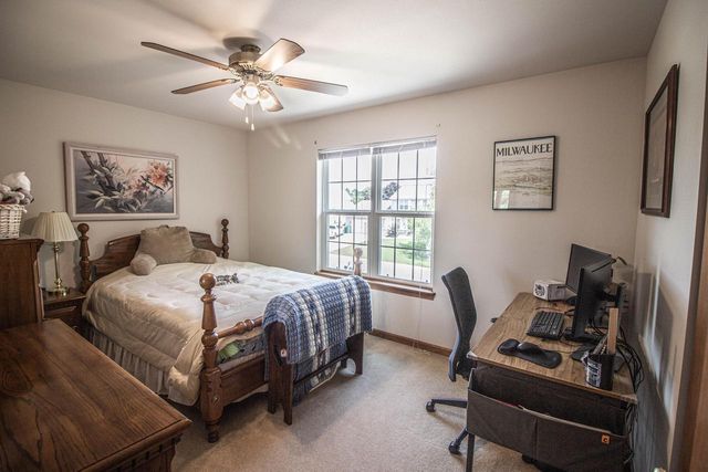 W143N9927 Ridgewood LANE, Germantown, WI 53022