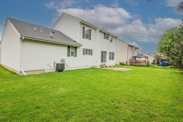 W143N9927 Ridgewood LANE, Germantown, WI 53022
