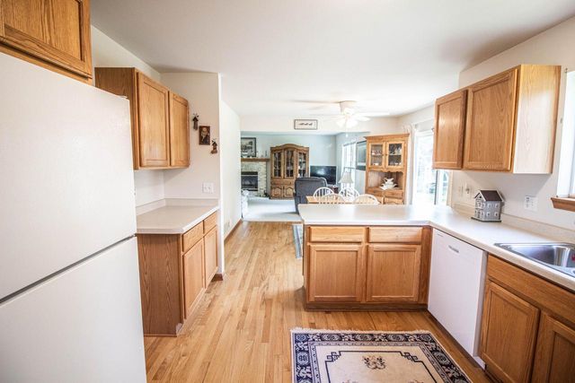 W143N9927 Ridgewood LANE, Germantown, WI 53022