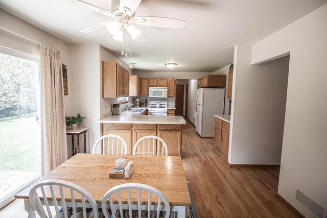 W143N9927 Ridgewood LANE, Germantown, WI 53022