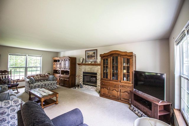 W143N9927 Ridgewood LANE, Germantown, WI 53022