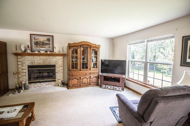 W143N9927 Ridgewood LANE, Germantown, WI 53022