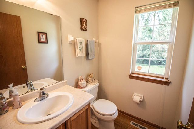 W143N9927 Ridgewood LANE, Germantown, WI 53022