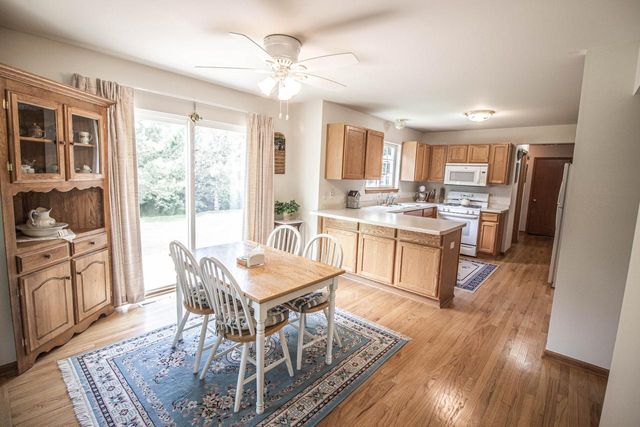 W143N9927 Ridgewood LANE, Germantown, WI 53022