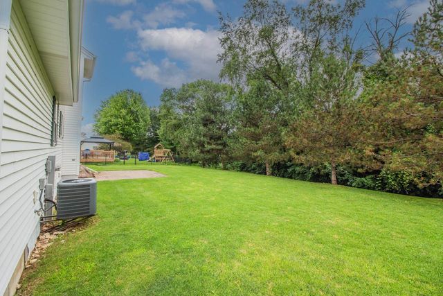 W143N9927 Ridgewood LANE, Germantown, WI 53022