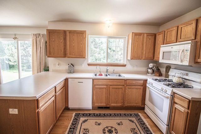 W143N9927 Ridgewood LANE, Germantown, WI 53022