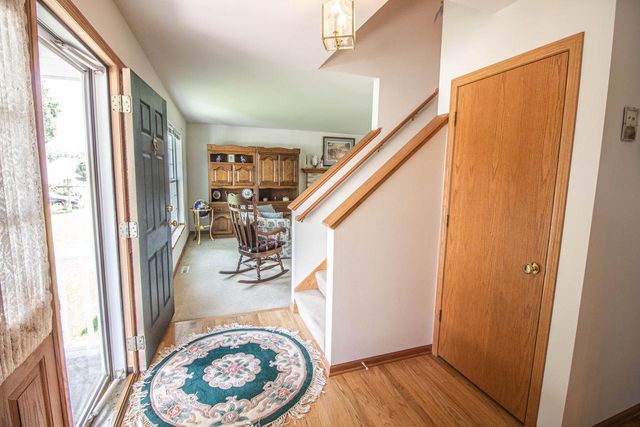 W143N9927 Ridgewood LANE, Germantown, WI 53022