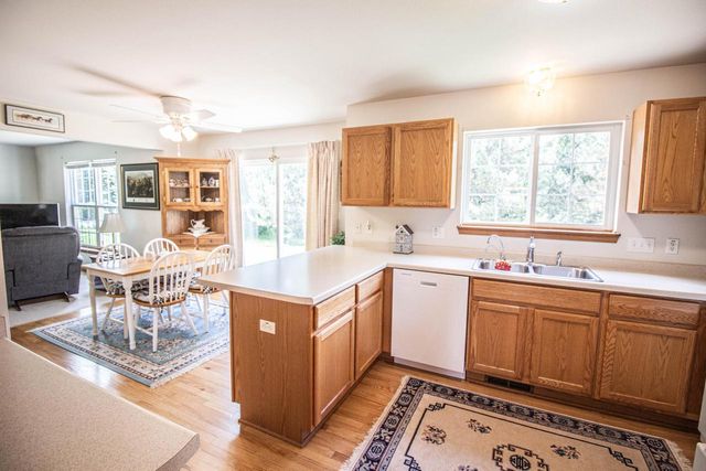 W143N9927 Ridgewood LANE, Germantown, WI 53022