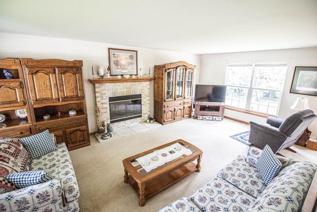 W143N9927 Ridgewood LANE, Germantown, WI 53022