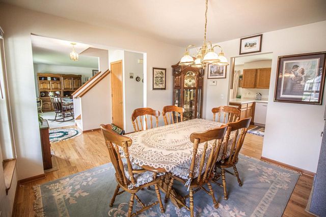 W143N9927 Ridgewood LANE, Germantown, WI 53022