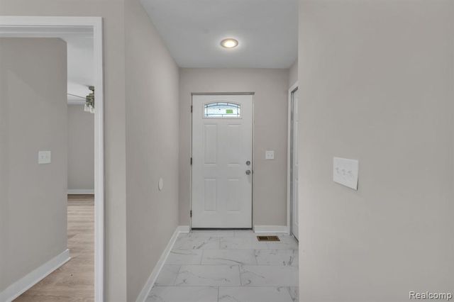 6653 Niagara Street, Romulus, MI 48174
