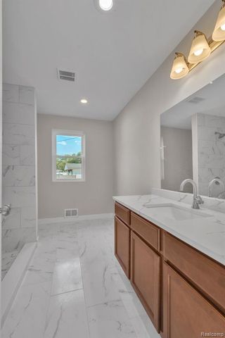 6653 Niagara Street, Romulus, MI 48174