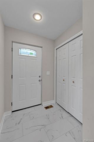 6653 Niagara Street, Romulus, MI 48174