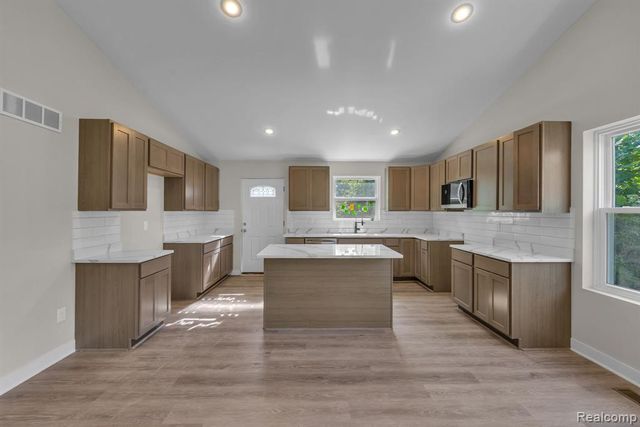 6653 Niagara Street, Romulus, MI 48174