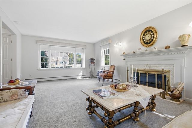 2 Russell Road, Lynnfield, MA 01940