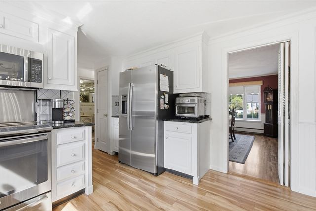 2 Russell Road, Lynnfield, MA 01940