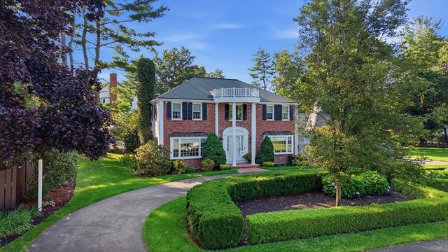 2 Russell Road, Lynnfield, MA 01940
