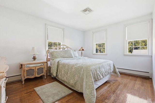 2 Russell Road, Lynnfield, MA 01940