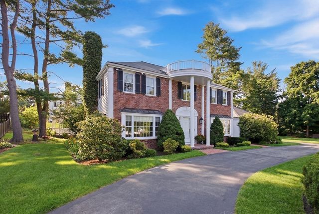 2 Russell Road, Lynnfield, MA 01940