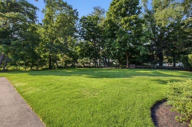 2 Russell Road, Lynnfield, MA 01940