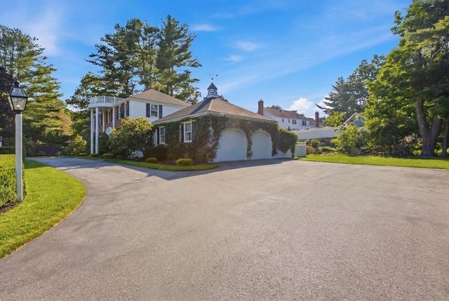 2 Russell Road, Lynnfield, MA 01940