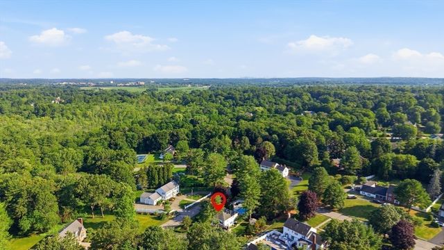 2 Russell Road, Lynnfield, MA 01940