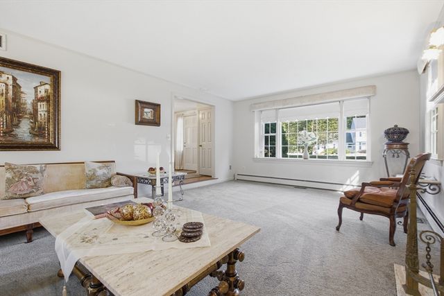 2 Russell Road, Lynnfield, MA 01940