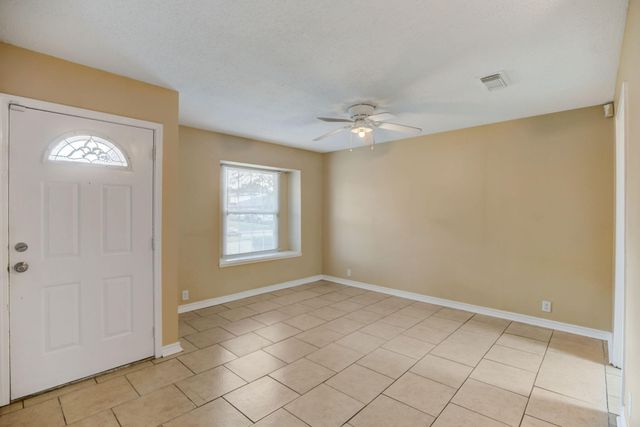 5139 Bungalow Lane, Houston, TX 77048