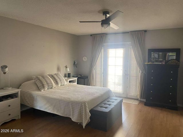 2221 W EL MORO Avenue, Mesa, AZ 85202