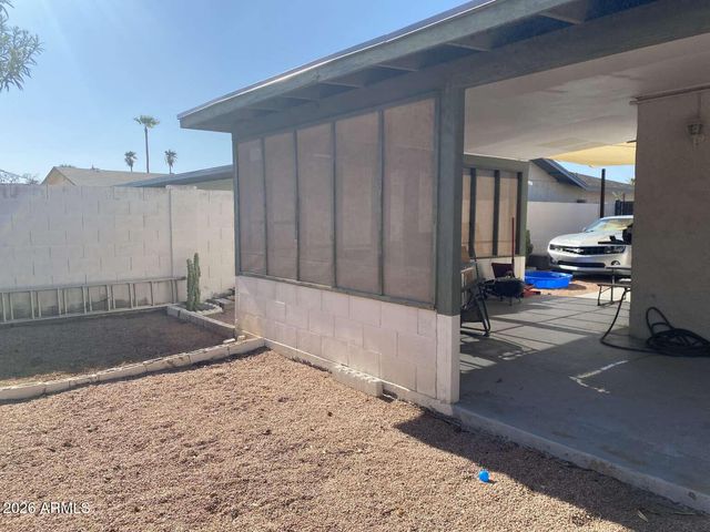 2221 W EL MORO Avenue, Mesa, AZ 85202