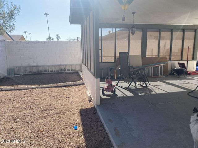 2221 W EL MORO Avenue, Mesa, AZ 85202